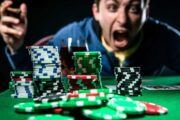 Ván bài Bluff trong poker là đánh lừa đối thủ để chiếm ưu cho mình